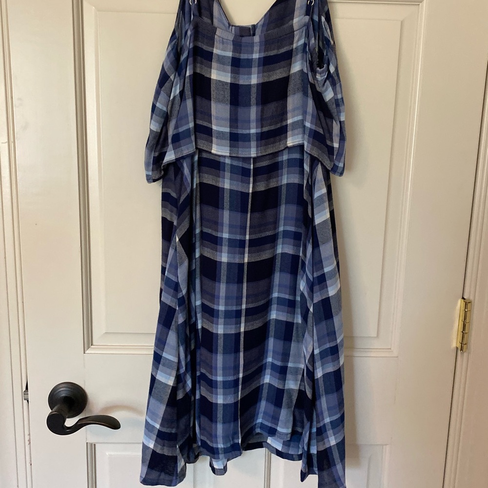 Dress - Picture 4 of 4